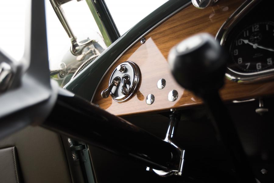 Детали интерьера Marmon Model 34C Sport Speedster 1924 года  (фото 15 из 30)